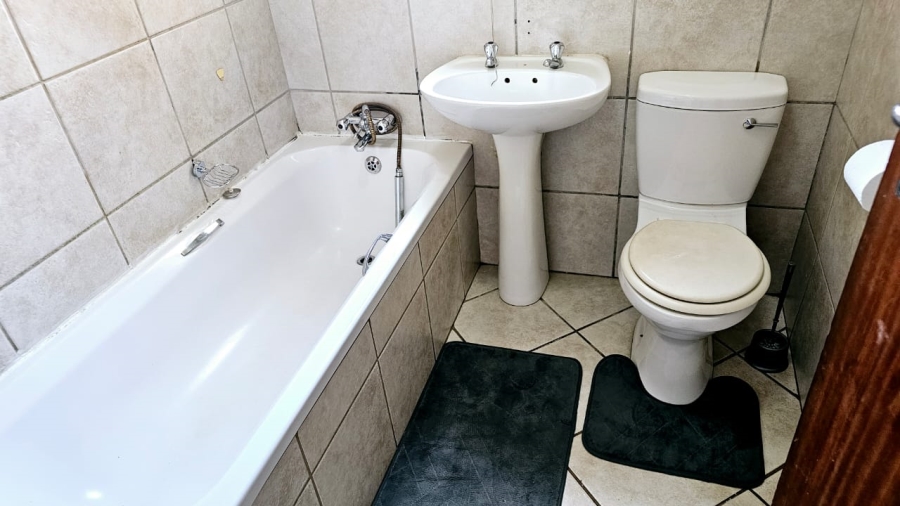 3 Bedroom Property for Sale in Safari Gardens North West